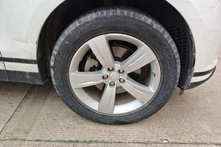 Used Land Rover Range Velar 2018 P250 S Right Front Wheel Hub