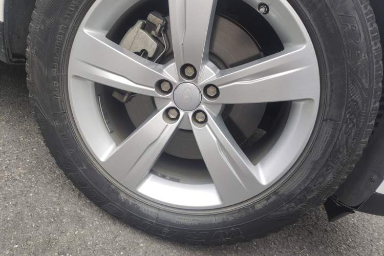 Used Land Rover Range Velar 2018 P300 S Right Front Wheel Hub