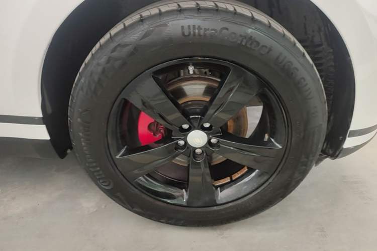 Used Land Rover Range Velar 2018 P250 S Right Front Wheel Hub