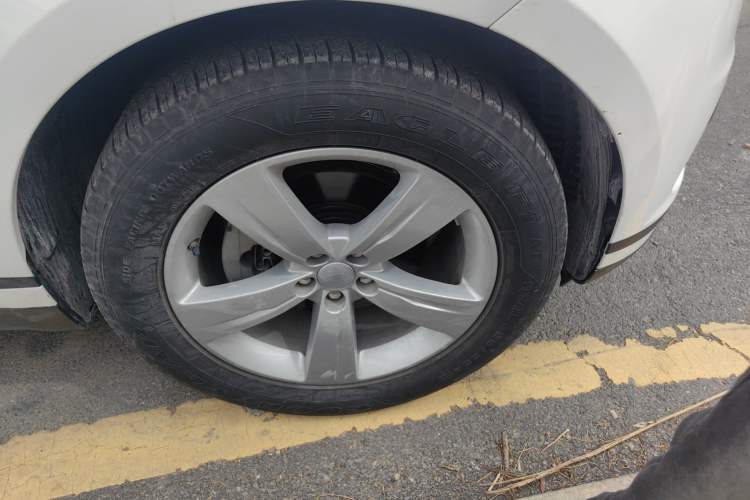 Used Land Rover Range Velar 2018 P250 S Right Front Wheel Hub
