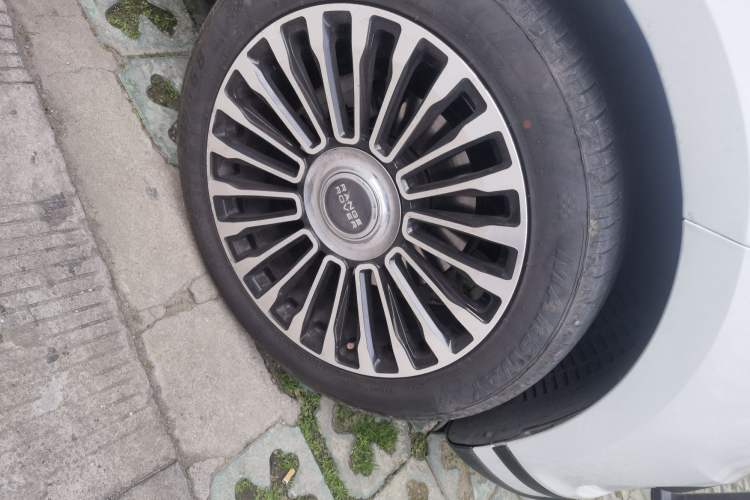 Used Land Rover Range Velar 2018 P300 S Right Front Wheel Hub
