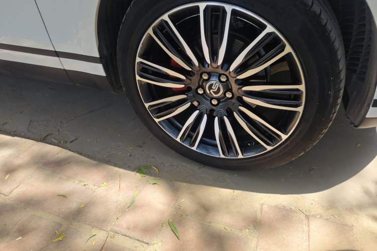 Used Land Rover Range Velar 2018 P250 S Right Front Wheel Hub