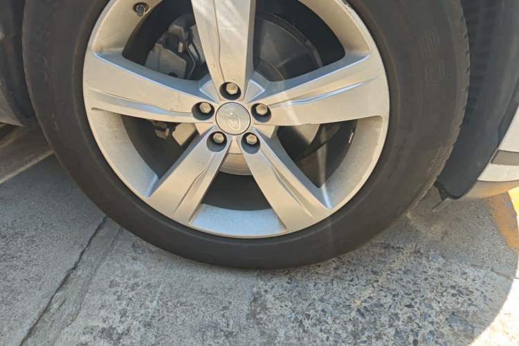 Used Land Rover Range Velar 2018 P250 S Right Front Wheel Hub