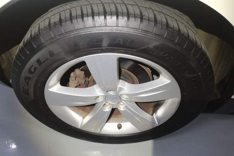 Used Land Rover Range Velar 2018 P300 S Right Rear Wheel Hub