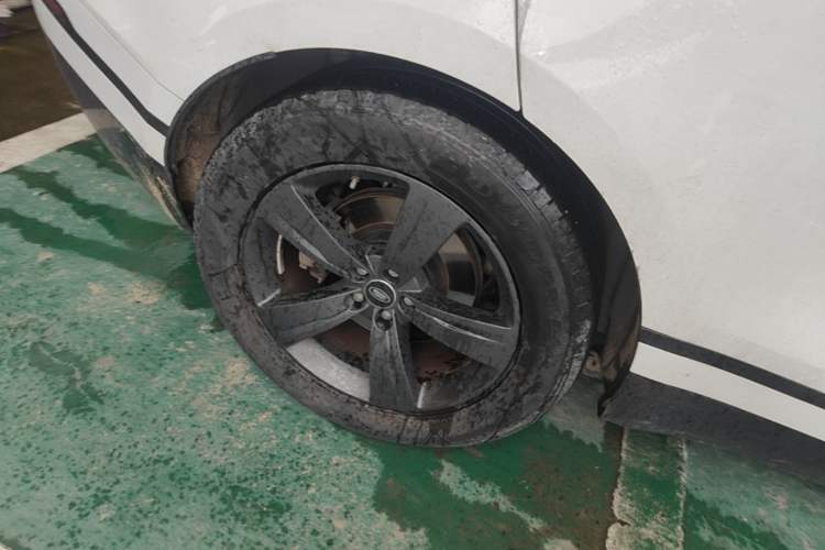 Used Land Rover Range Velar 2018 P380 R-DYNAMIC S Right Rear Wheel Hub