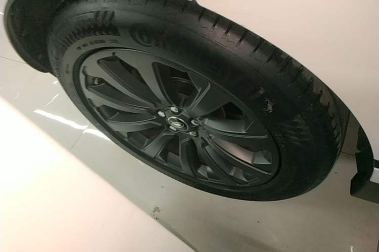 Used Land Rover Range Velar 2018 P380 R-DYNAMIC SE Right Rear Wheel Hub