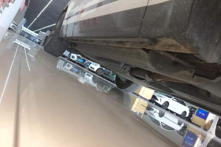 Used Land Rover Range Velar 2018 P300 R-DYNAMIC S Right Side Sill