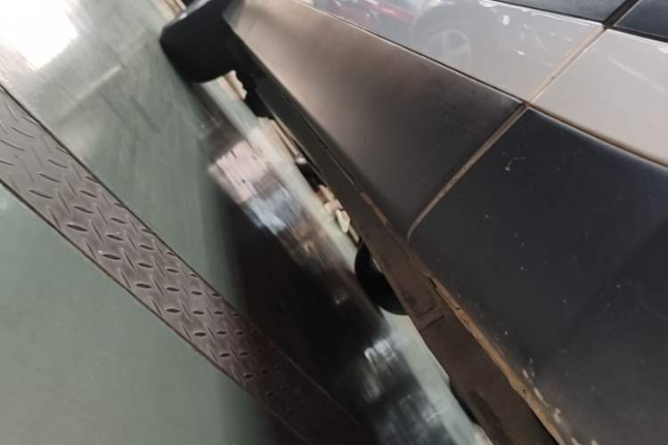 Used Land Rover Range Velar 2018 P380 S Right Side Sill