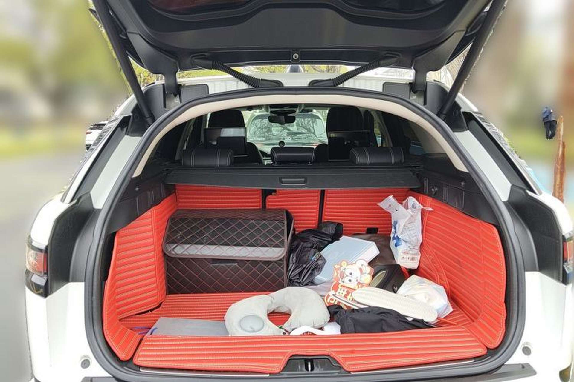 Used Land Rover Range Velar 2018 P300 S Trunk