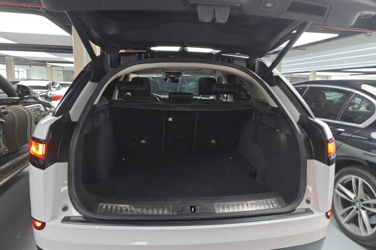Used Land Rover Range Velar 2018 P250 S Trunk
