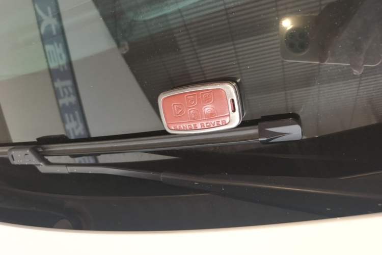 Used Land Rover Range Velar 2018 P300 R-DYNAMIC S Vehicle Key