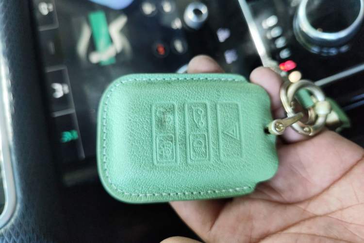 Used Land Rover Range Velar 2018 P250 S Vehicle Key