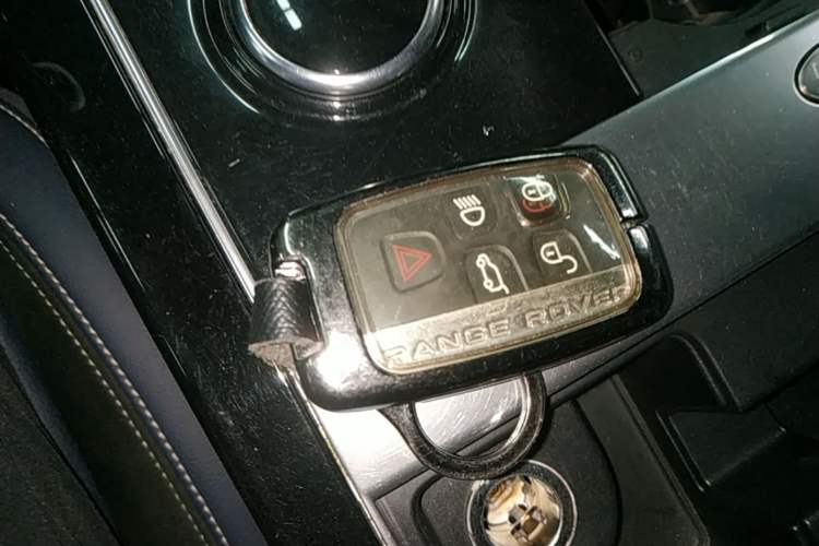 Used Land Rover Range Velar 2018 P380 R-DYNAMIC SE Vehicle Key