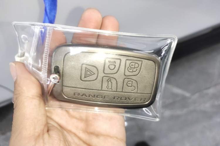 Used Land Rover Range Velar 2018 P380 R-DYNAMIC SE Vehicle Key