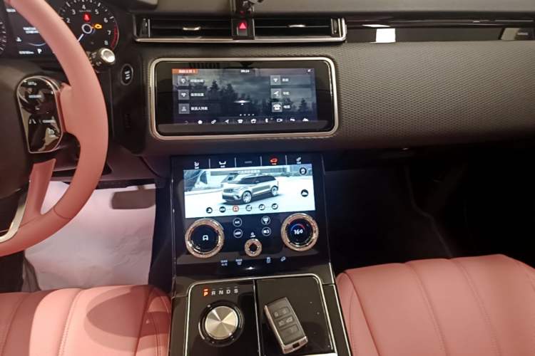 Used Land Rover Range Velar 2019 250 PS Audio And AC Panel