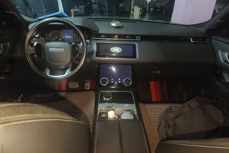 Used Land Rover Range Velar 2019 250 PS R-DYNAMIC S Center Console