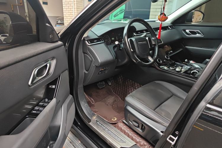 Used Land Rover Range Velar 2019 250 PS Driver Seat