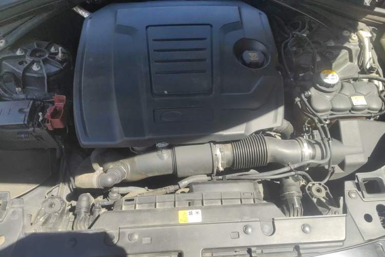 Used Land Rover Range Velar 2019 250 PS Engine Bay