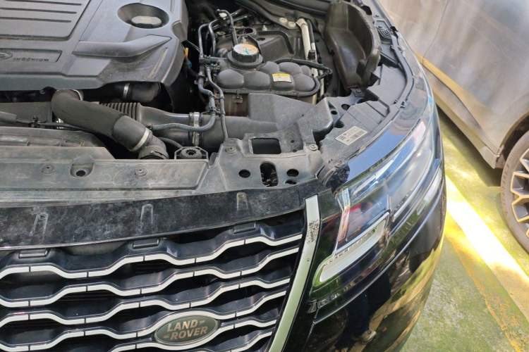 Used Land Rover Range Velar 2019 250 PS Engine Bay Left