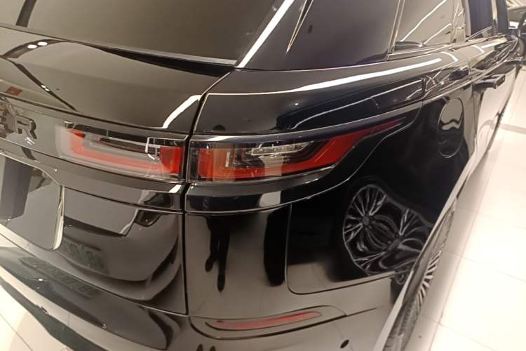 Used Land Rover Range Velar 2019 250 PS Exterior 3