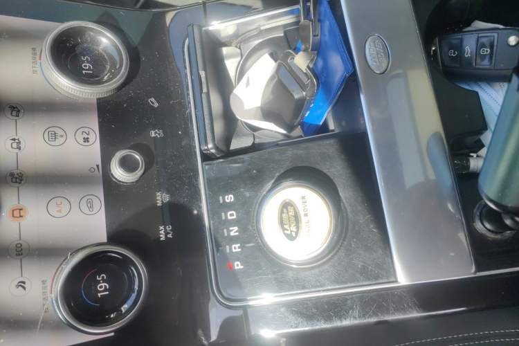 Used Land Rover Range Velar 2019 250 PS Gear Lever
