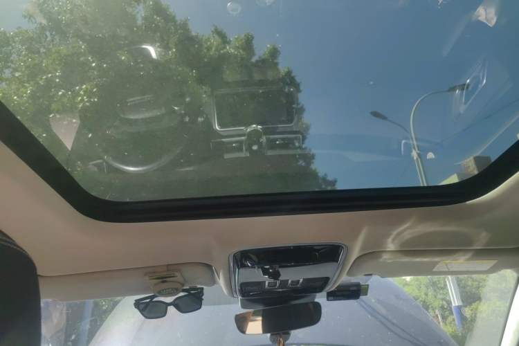 Used Land Rover Range Velar 2019 250 PS Headliner