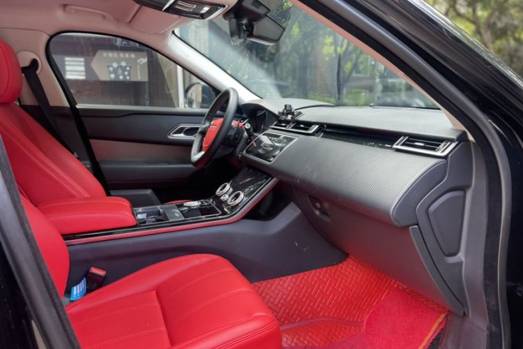 Used Land Rover Range Velar 2019 250 PS Interior 3