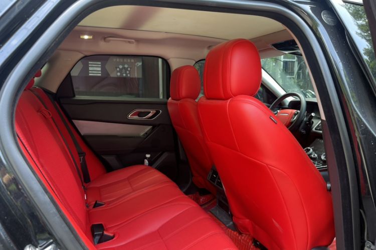 Used Land Rover Range Velar 2019 250 PS Interior 6