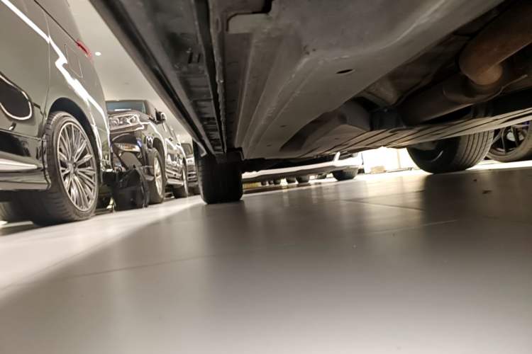 Used Land Rover Range Velar 2019 250 PS Right Side Sill