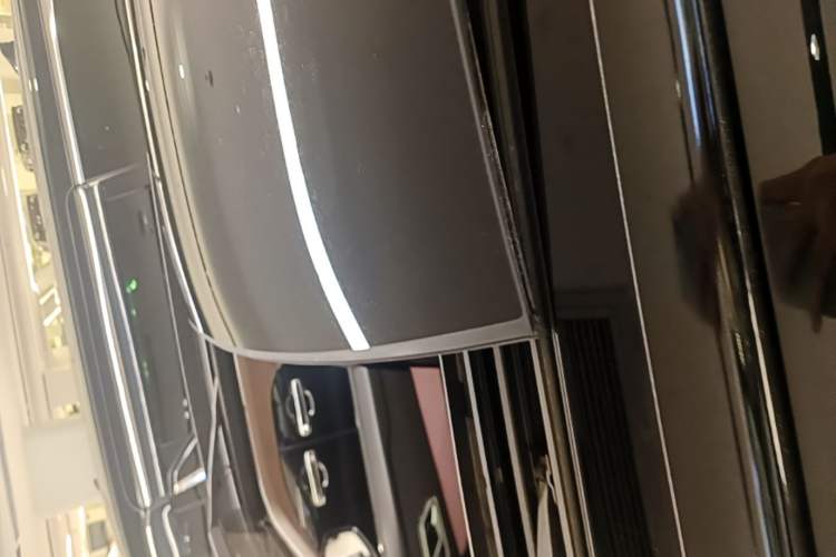Used Land Rover Range Velar 2019 250 PS Roof