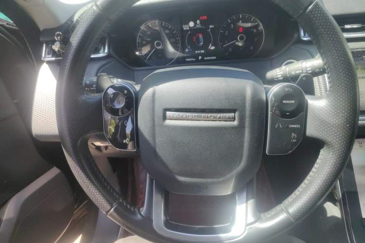 Used Land Rover Range Velar 2019 250 PS Steering Wheel
