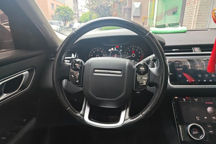 Used Land Rover Range Velar 2019 250 PS Steering Wheel