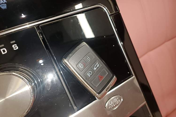 Used Land Rover Range Velar 2019 250 PS Vehicle Key