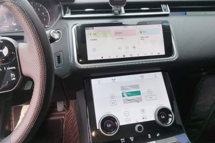 Used Land Rover Range Velar 2019 250 PS Audio And AC Panel