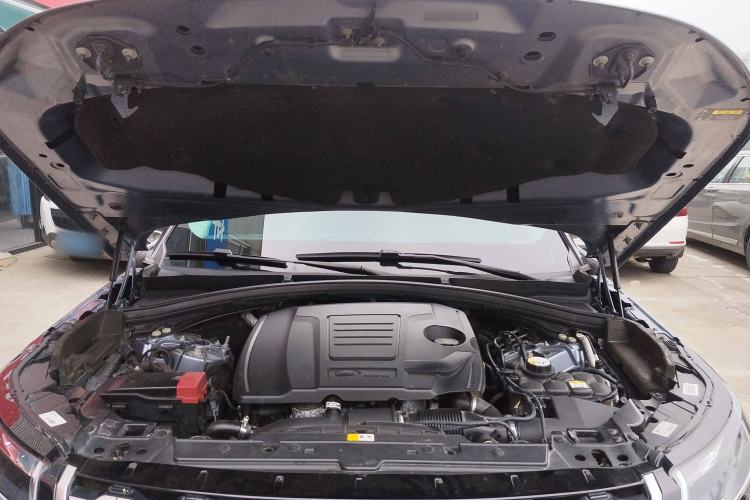 Used Land Rover Range Velar 2019 250 PS Engine Bay