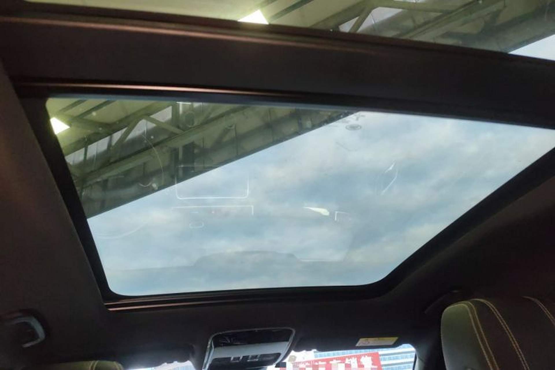 Used Land Rover Range Velar 2019 250 PS R-DYNAMIC S Headliner