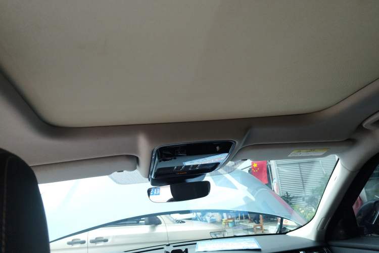 Used Land Rover Range Velar 2019 250 PS Headliner