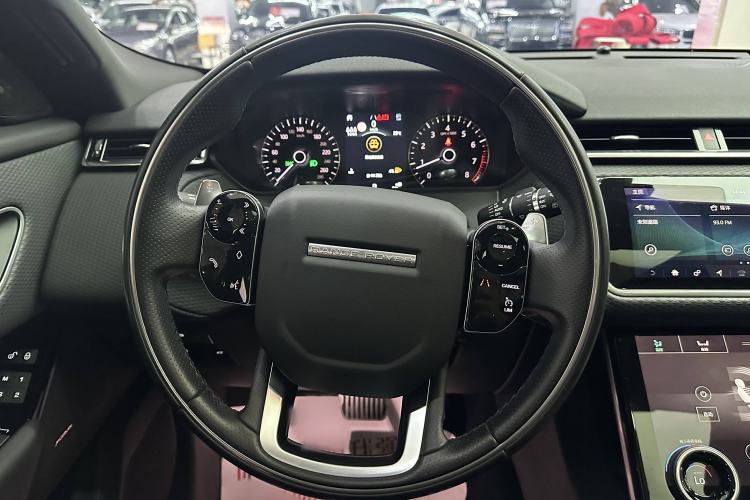 Used Land Rover Range Velar 2019 250 PS R-DYNAMIC S Interior 3