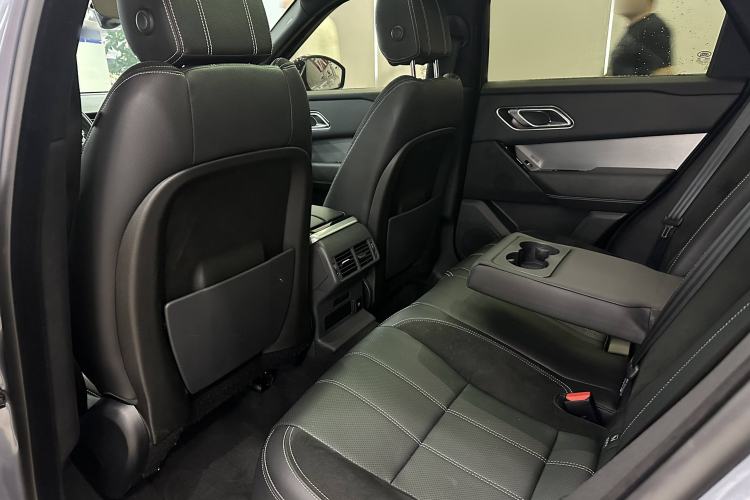 Used Land Rover Range Velar 2019 250 PS R-DYNAMIC S Interior 5