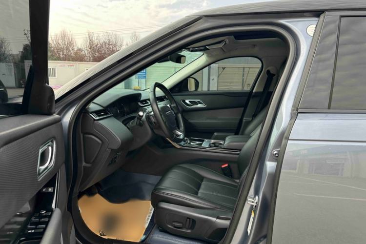 Used Land Rover Range Velar 2019 250 PS Interior 6