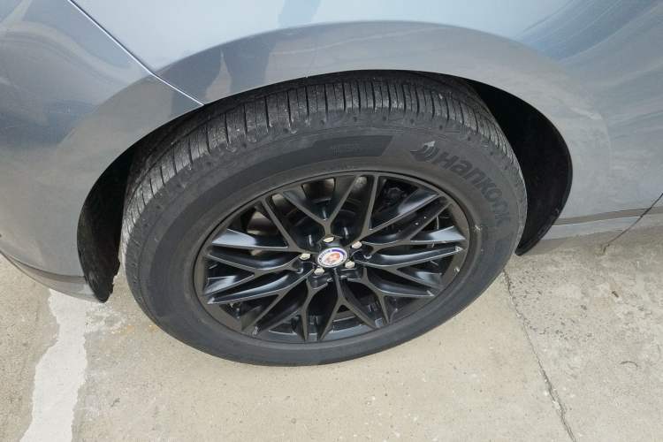 Used Land Rover Range Velar 2019 250 PS Left Front Wheel Hub