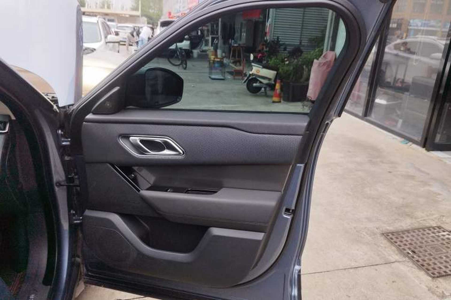 Used Land Rover Range Velar 2019 250 PS Right Front Door Interior