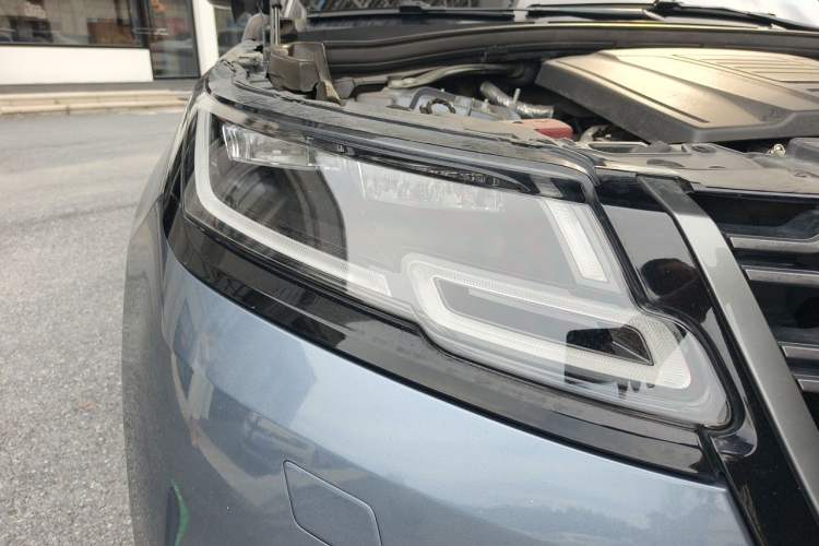 Used Land Rover Range Velar 2019 250 PS R-DYNAMIC S Right Front Headlight