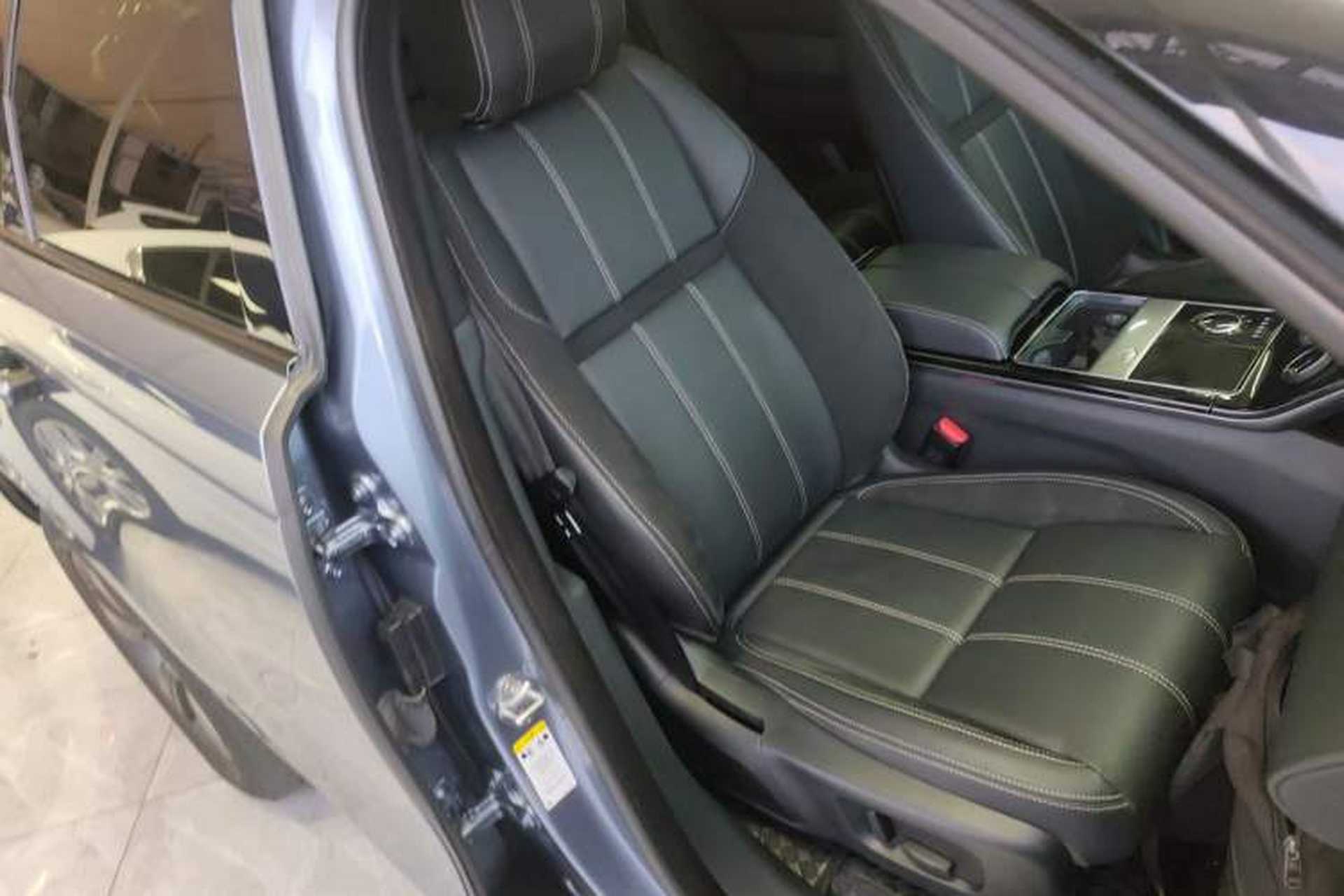 Used Land Rover Range Velar 2019 250 PS R-DYNAMIC S Right Front Seat