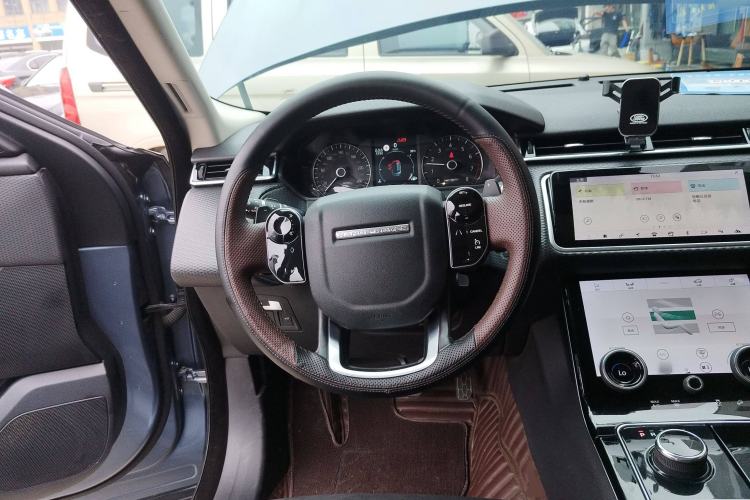 Used Land Rover Range Velar 2019 250 PS Steering Wheel