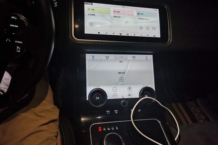 Used Land Rover Range Velar 2019 250 PS Audio And AC Panel