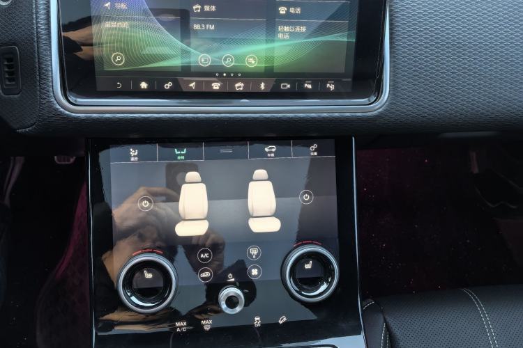 Used Land Rover Range Velar 2019 380 PS R-DYNAMIC SE Audio And AC Panel