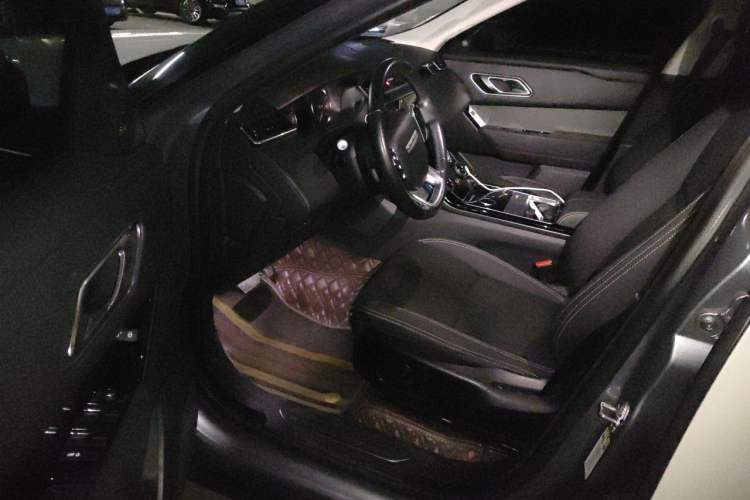 Used Land Rover Range Velar 2019 250 PS Driver Seat