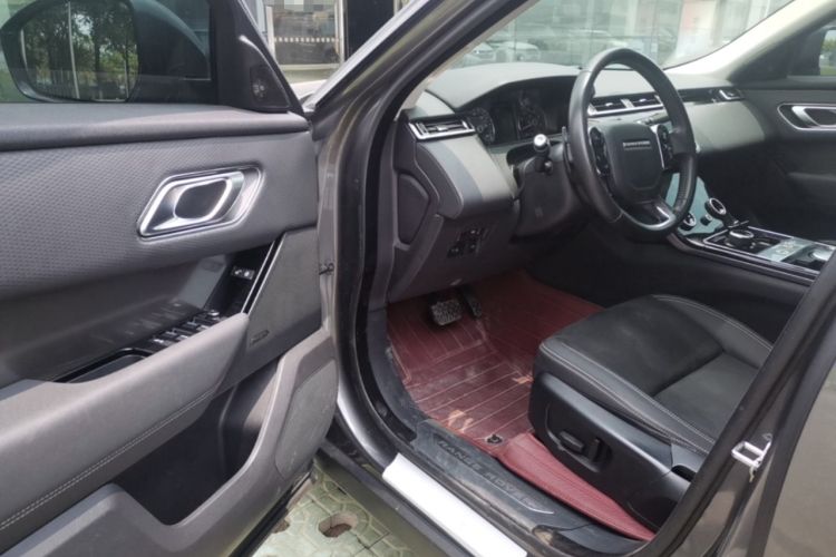 Used Land Rover Range Velar 2019 250 PS Driver Seat