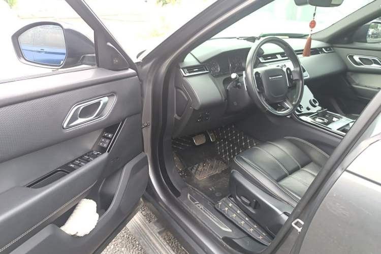 Used Land Rover Range Velar 2019 250 PS R-DYNAMIC S Driver Seat